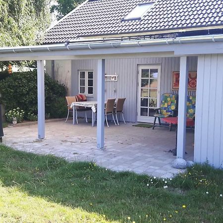 Pelikan Gården 1 ferielejlighed MAX 4 personer ved 2 personer 650,00 ekstra personer 150,00 kr ekstra Stege Eksteriør billede